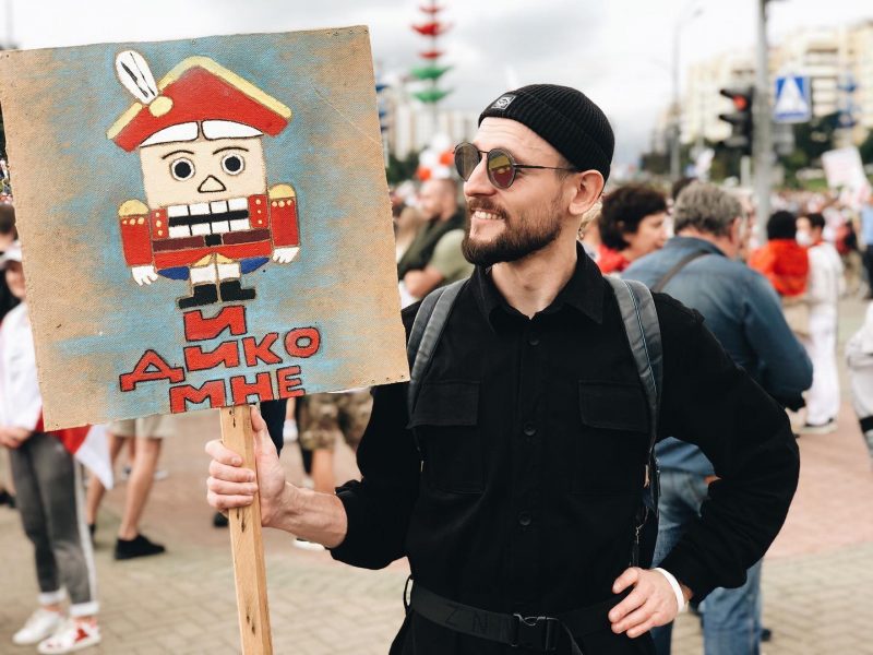 Секс-компромат, оправдания за ориентацию и фото секс-игрушек. Как государственная пропаганда дискредитирует задержанных