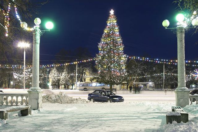 “Уничтожили за один вечер”. Как 15 лет назад Советская площадь осталась без единого дерева