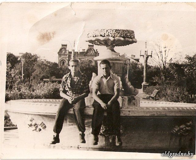 “Уничтожили за один вечер”. Как 15 лет назад Советская площадь осталась без единого дерева