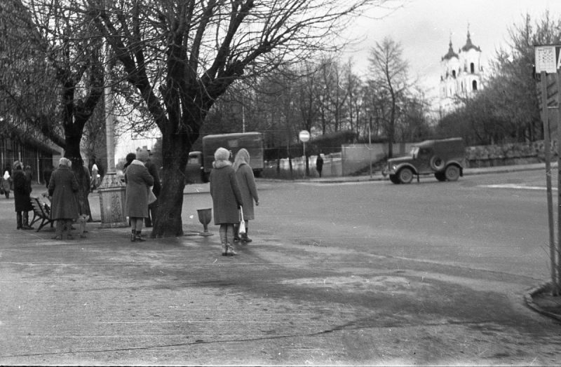 “Уничтожили за один вечер”. Как 15 лет назад Советская площадь осталась без единого дерева