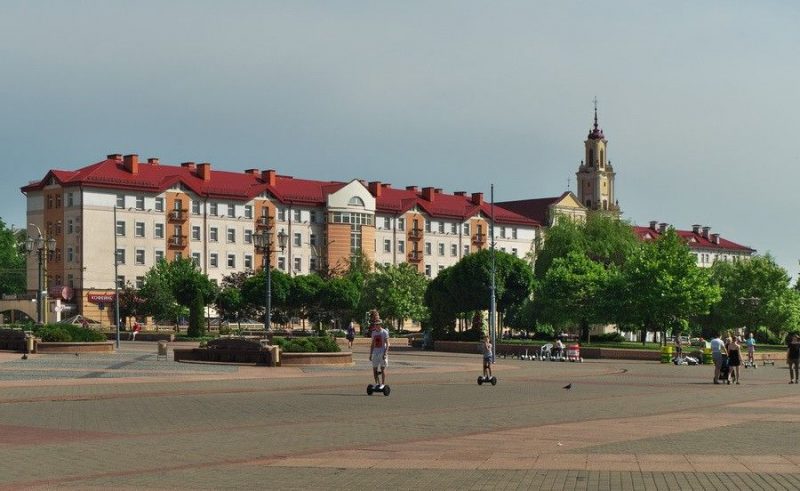 “Уничтожили за один вечер”. Как 15 лет назад Советская площадь осталась без единого дерева