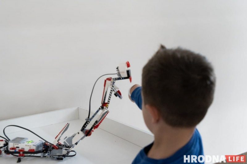 Семь роботов, которые облегчат жизнь. Выставка о том, что могут роботы, открылась в Гродно