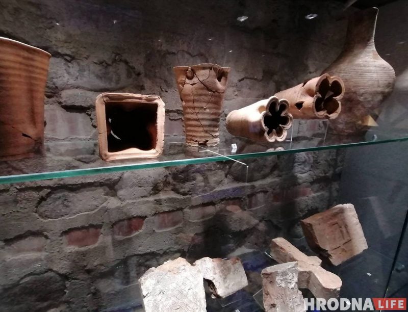 “Посмотрите под ноги”. 7 мест в Старом замке, где можно увидеть историю