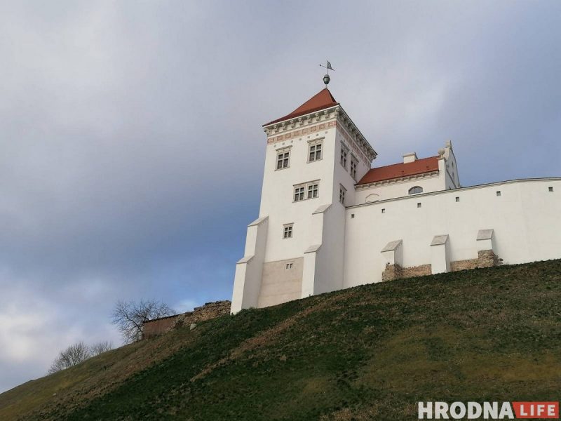 “Посмотрите под ноги”. 7 мест в Старом замке, где можно увидеть историю