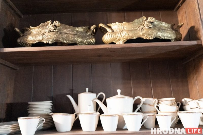 “Кажется хлам, а по факту редкие дорогие предметы”. Экологи из Гродно открыли антикварный магазин