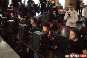 “Игры сближают”. В Гродно прошел фестиваль киберспорта “GEF CHRISTMAS OLD CITY FEST”