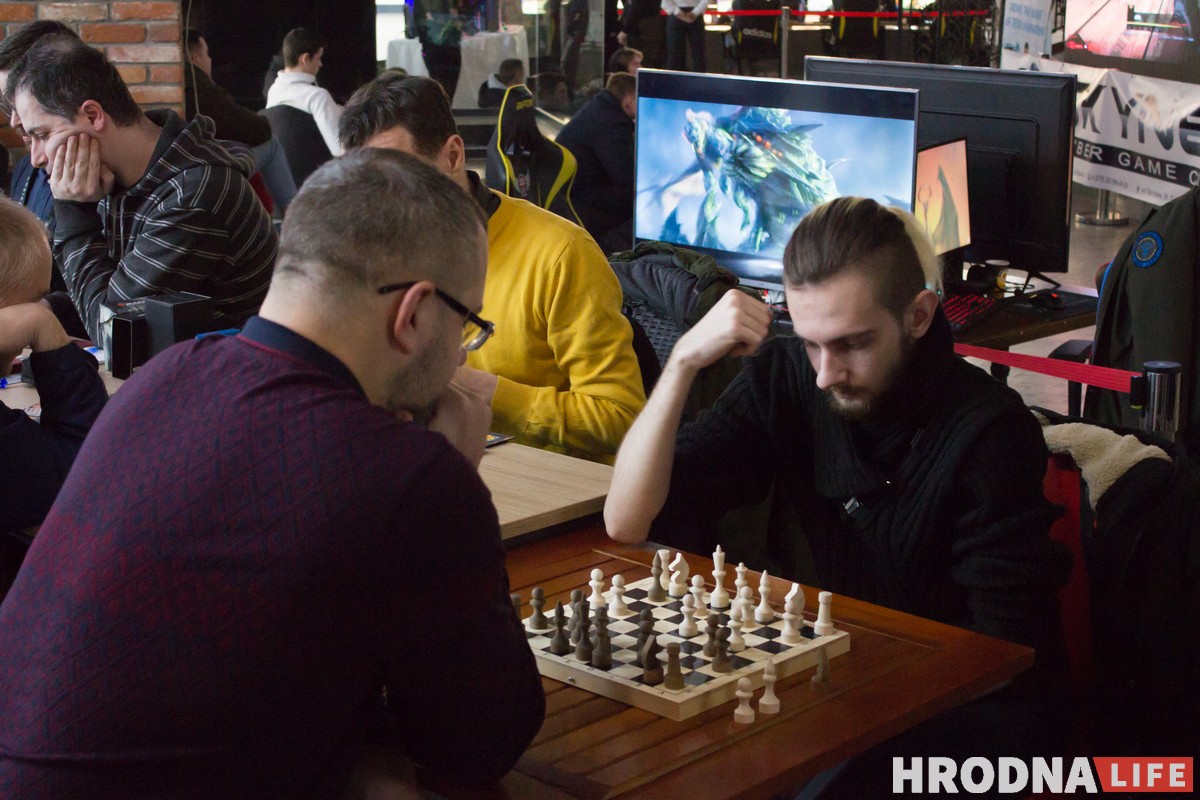 “Игры сближают”. В Гродно прошел фестиваль киберспорта “GEF CHRISTMAS OLD CITY FEST”