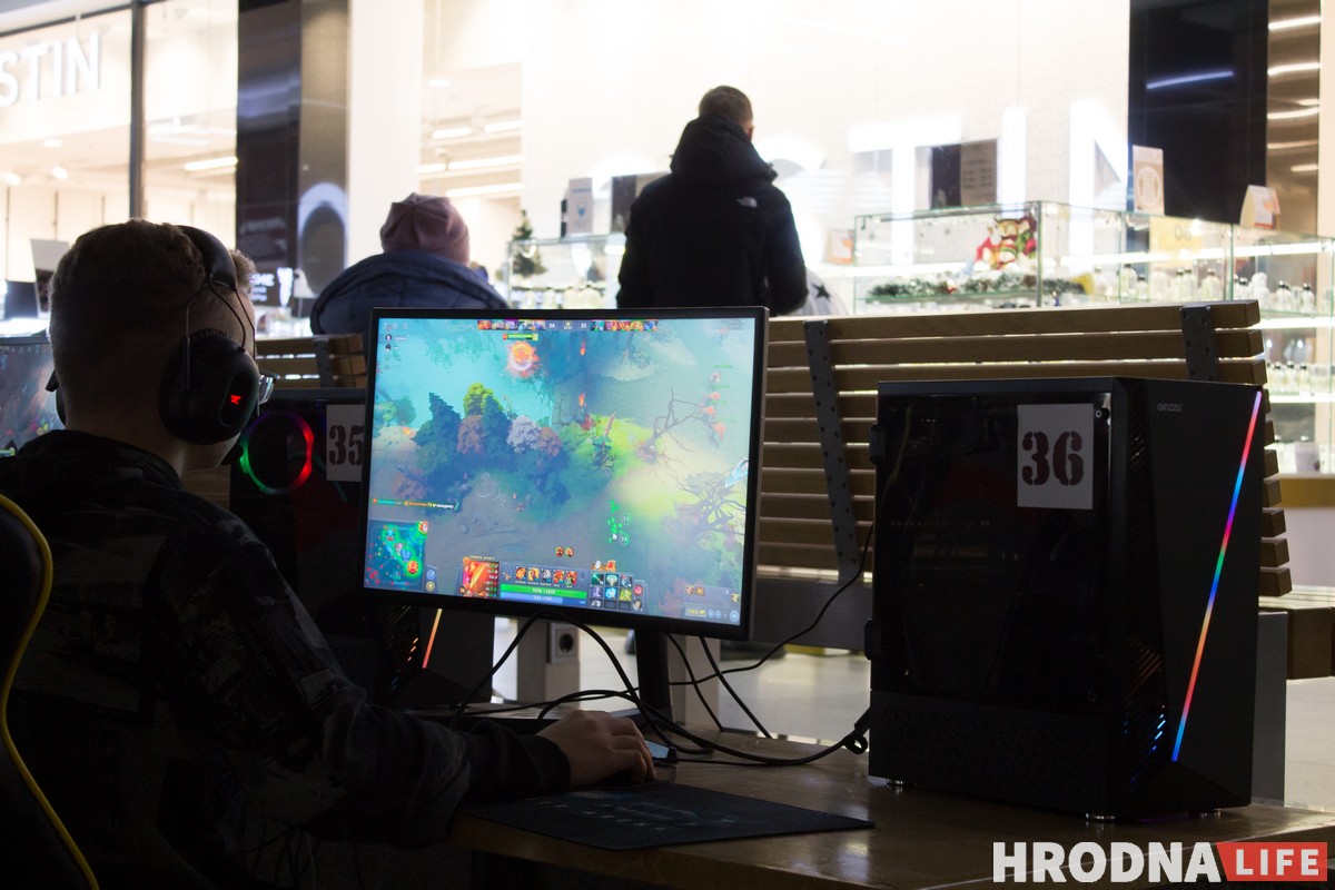 “Игры сближают”. В Гродно прошел фестиваль киберспорта “GEF CHRISTMAS OLD CITY FEST”