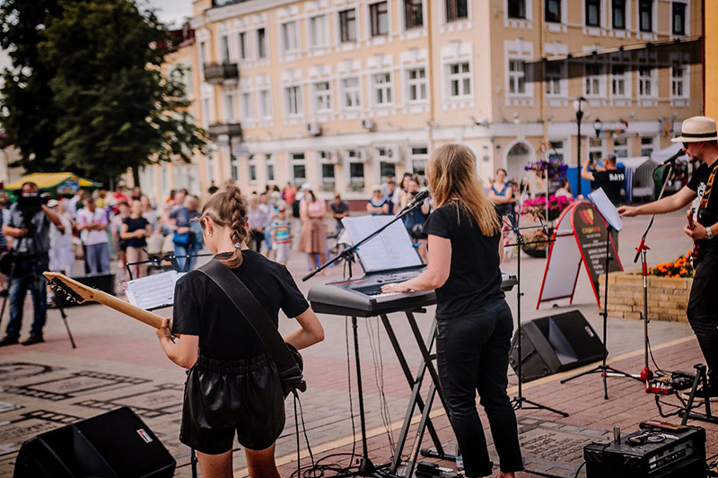 “Свели альбом - а он не услышал”. В Гродно за неделю умерли два музыканта - гродненцы вспоминают их наследие