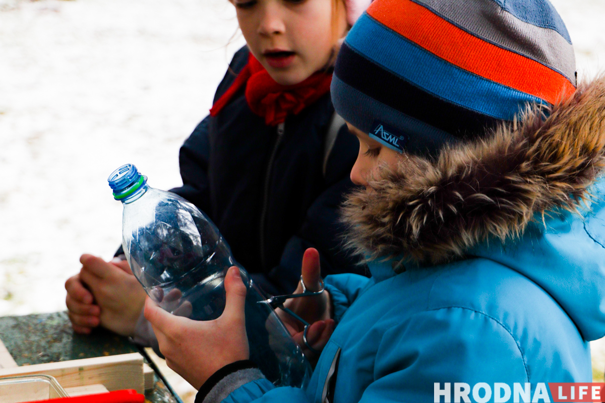 як зрабіць кармушку для птушак з бутэлькі