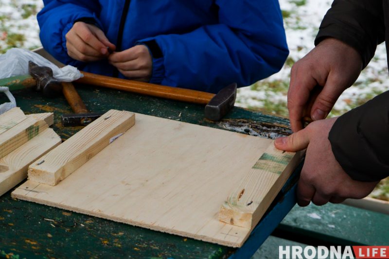 робім кармушку для птушак з фанеры