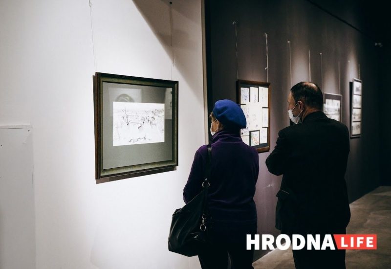 "Что в три года рисовал, то и сейчас”. Художник Павел Татарников привёз в Гродно ретроспективную выставку