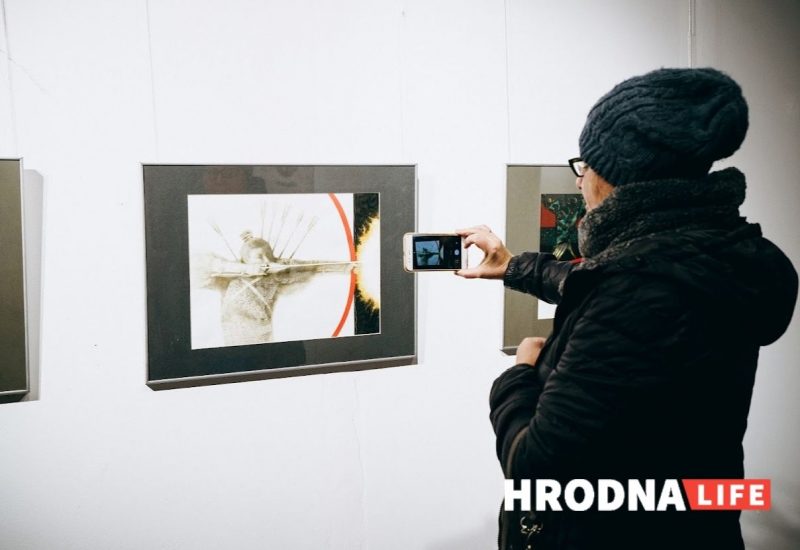 "Что в три года рисовал, то и сейчас”. Художник Павел Татарников привёз в Гродно ретроспективную выставку