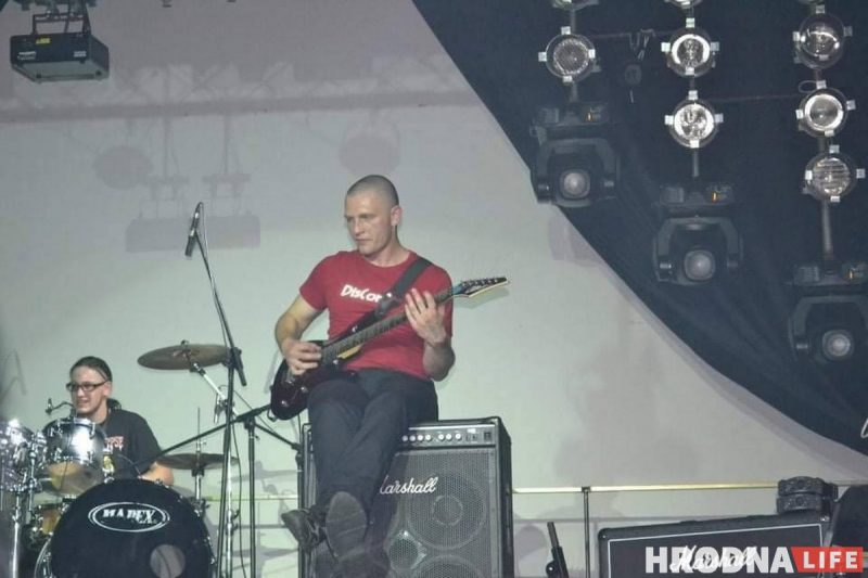 «Бывших гитаристов не бывает». Артём «Колян» Пузыня заново записал альбом, над которым работал 10 лет назад