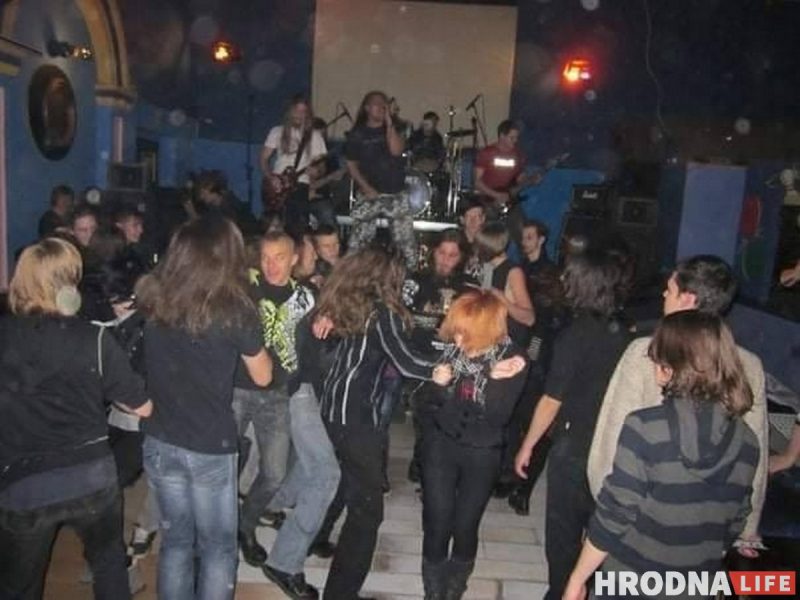 «Бывших гитаристов не бывает». Артём «Колян» Пузыня заново записал альбом, над которым работал 10 лет назад