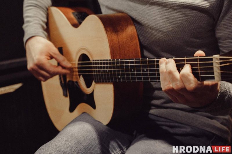 «Бывших гитаристов не бывает». Артём «Колян» Пузыня заново записал альбом, над которым работал 10 лет назад