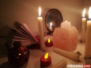 Заглянуть в будущее и “познакомиться” с женихом. Гродненки рассказали, как гадали на святки и что из этого вышло Заглянуть в будущее и “познакомиться” с женихом. Гродненки рассказали, как гадали на святки и что из этого вышло