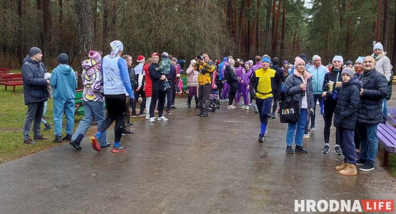 Без регистрации и смс. 200 трезвых гродненцев начали Новый год пробегом