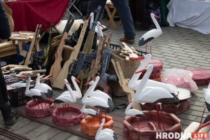 Песни на трех языках, ремесленная выставка и шашлыки с блинами. В Гродно прошли “Казюки” и “Масленица”