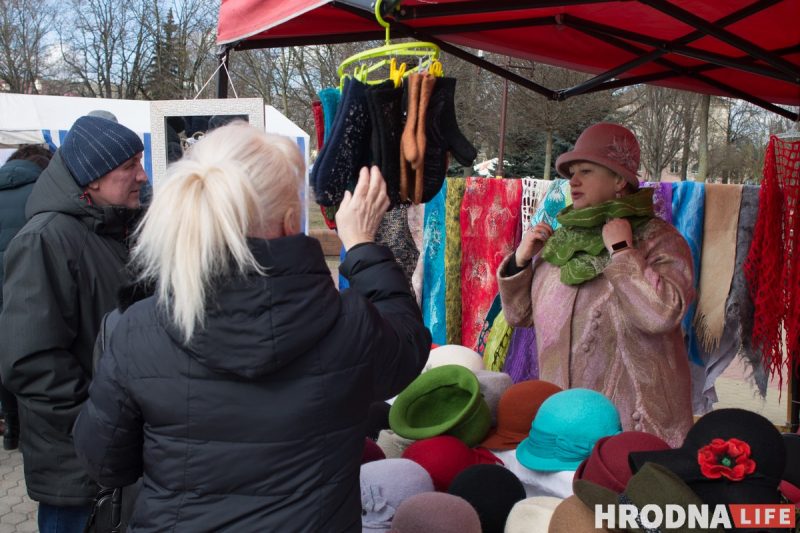 Песни на трех языках, ремесленная выставка и шашлыки с блинами. В Гродно прошли “Казюки” и “Масленица”