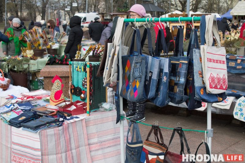 Песни на трех языках, ремесленная выставка и шашлыки с блинами. В Гродно прошли “Казюки” и “Масленица”