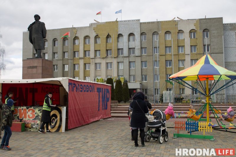 Песни на трех языках, ремесленная выставка и шашлыки с блинами. В Гродно прошли “Казюки” и “Масленица”