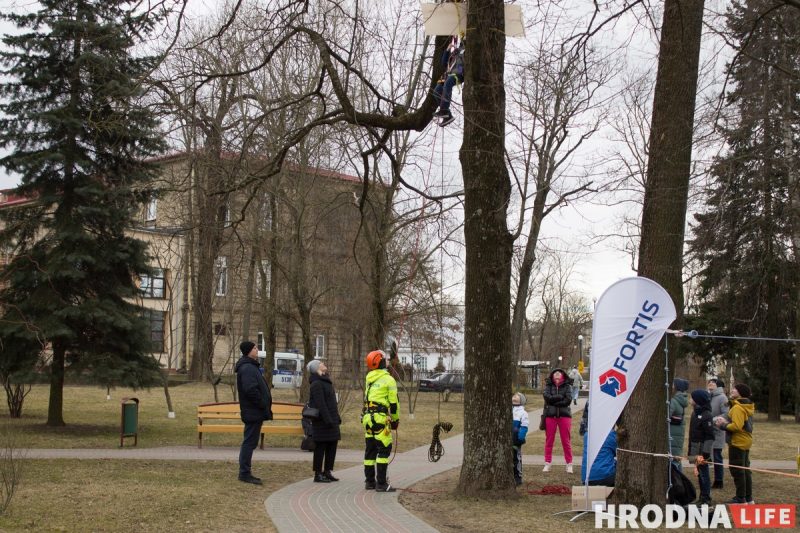 Песни на трех языках, ремесленная выставка и шашлыки с блинами. В Гродно прошли “Казюки” и “Масленица”