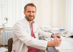 “Вы сознательный - задерживать вас не будем”. На хирурга из Гродно пожаловались с “химии” - он получил штраф