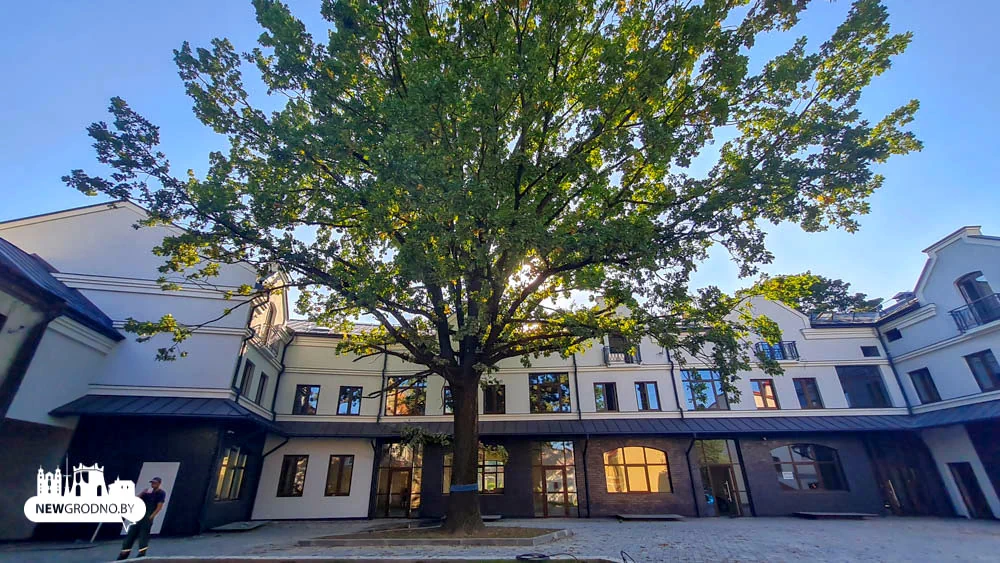 Каля паркоўкі на Траецкай з нуля пабудуюць офісны будынак