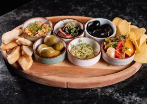 Восемь заведений открылись, шесть - закрылись. Как изменилось количество кафе и баров в Гродно за полгода