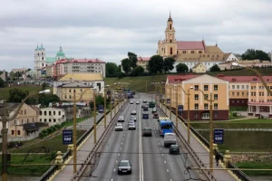 Некоторые автобусы и троллейбусы отменят из-за замены асфальта на Старом мосту