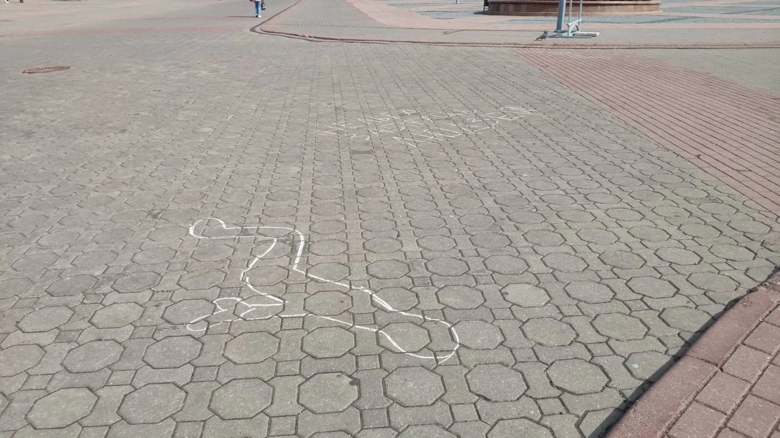 В Гродно на Советской появились силуэты убитых в Буче