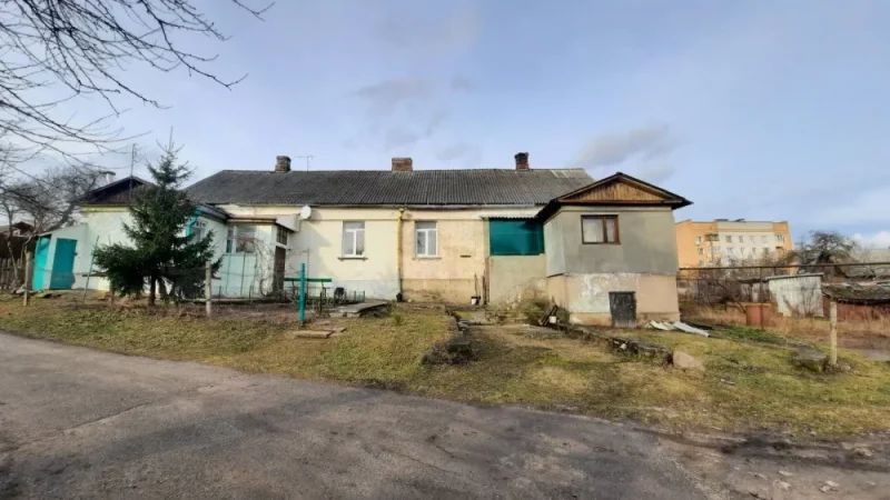 С туалетом на улице и душем в кухне. Какие квартиры в Гродно можно купить до $20 000?