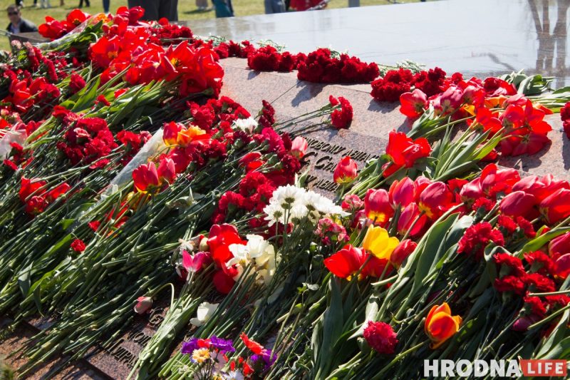 Шествие, концерт и выставка оружия. В Гродно отметили День Победы, а Караев рассказал о "призраке фашизма недалеко от нас"