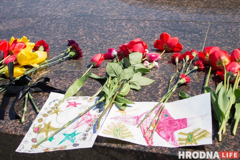 Шествие, концерт и выставка оружия. В Гродно отметили День Победы, а Караев рассказал о "призраке фашизма недалеко от нас"