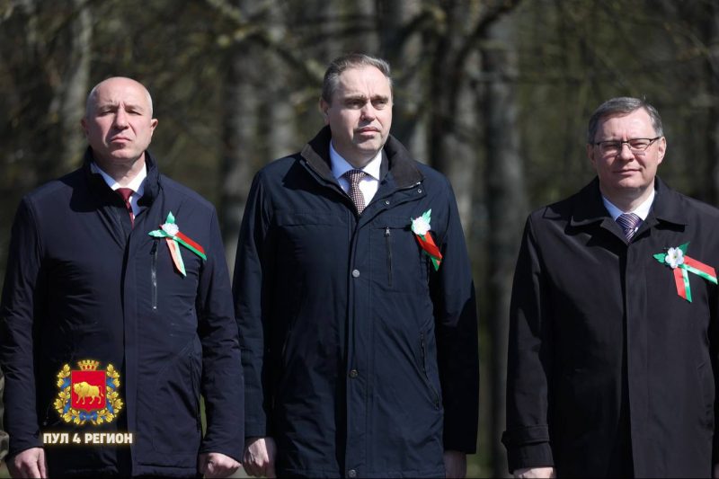 Генпракурор і начальнік КДБ адкрылі ў Новым замку ў Гродне выставу пра генацыд