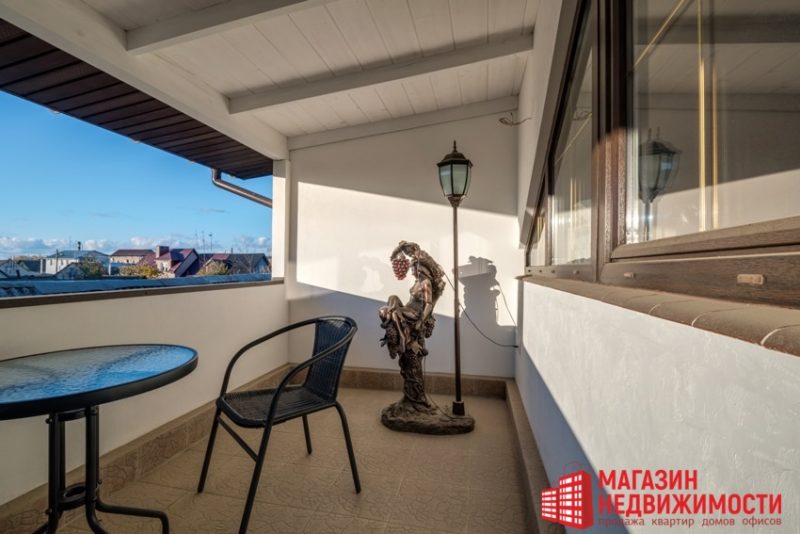 Ад $ 300 000 да $ 700 000. Як выглядаюць самыя дарагія катэджы, якія прадаюцца ў Гродне