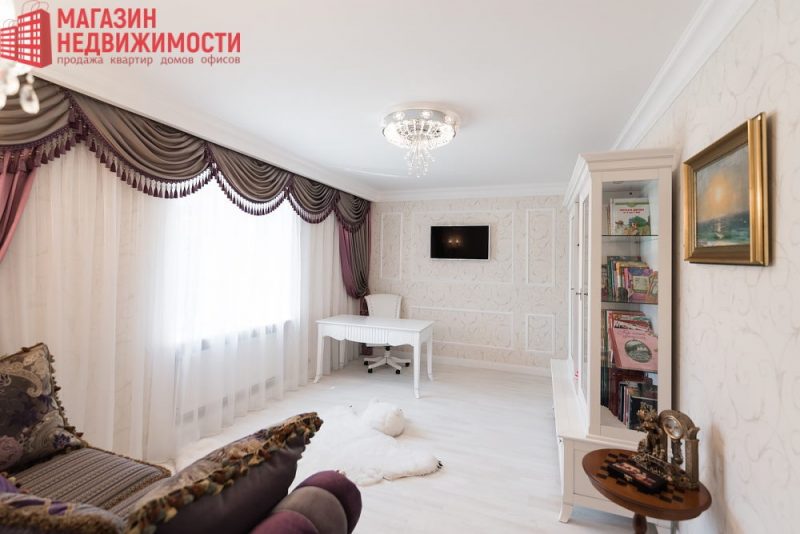 Ад $ 300 000 да $ 700 000. Як выглядаюць самыя дарагія катэджы, якія прадаюцца ў Гродне