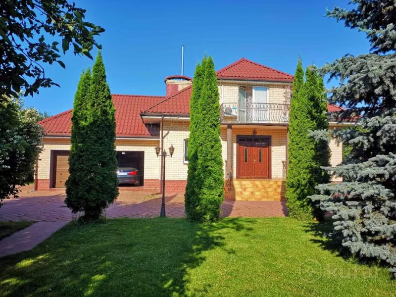 Ад $ 300 000 да $ 700 000. Як выглядаюць самыя дарагія катэджы, якія прадаюцца ў Гродне
