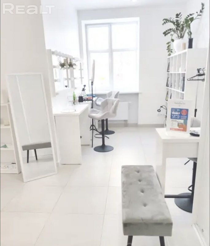 Салоны красоты, бары и хостел. Какой готовый бизнес можно купить в Гродно?