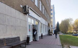 Без виз. Что происходило у визового центра в Гродно после отмены “живой очереди” Без виз. Что происходило у визового центра в Гродно после отмены “живой очереди”