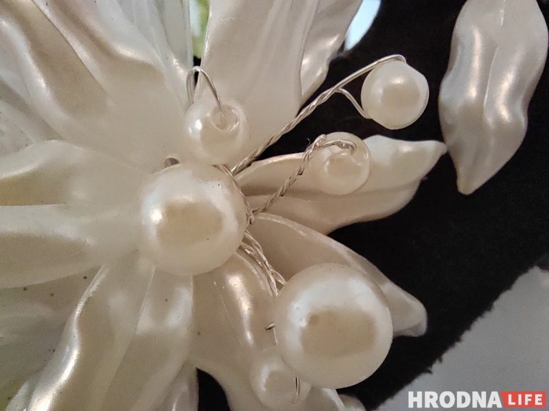 “Делаю, что нравится”. Гродненка рассказала о хобби, в котором есть место черепу коровы и павлиньему хвосту