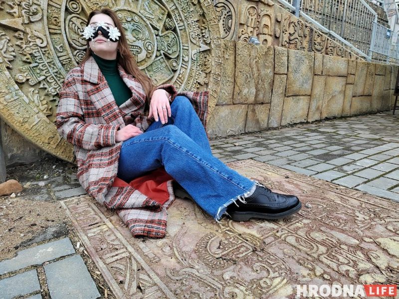 “Делаю, что нравится”. Гродненка рассказала о хобби, в котором есть место черепу коровы и павлиньему хвосту