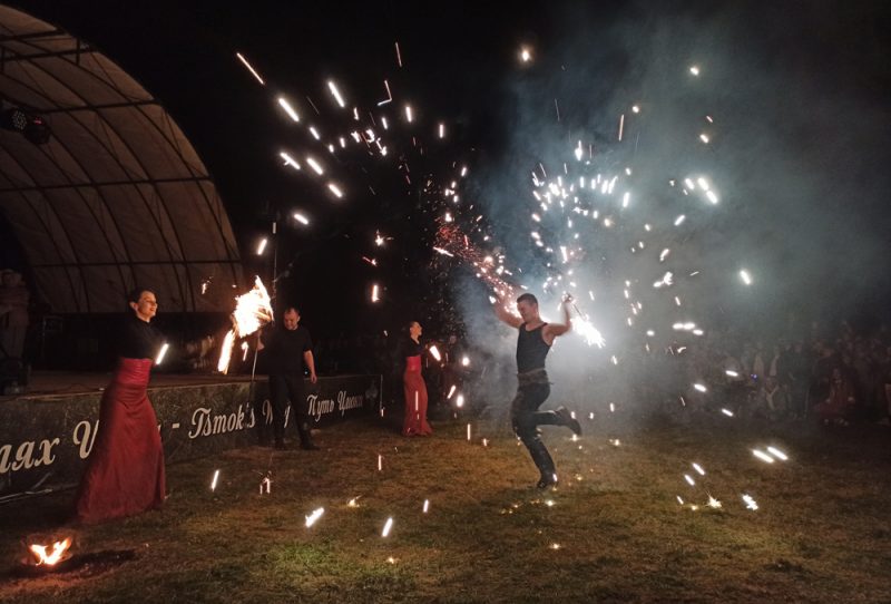 В Беларуси - рыцари и джаз, за границей - Imagine Dragons и Limp Bizkit. На какие фестивали можно поехать этим летом?