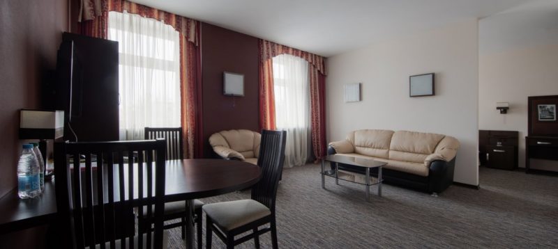 Без завтраков, с сауной или в Presidential Suite. Сколько стоит пожить в гостиницах Гродно?