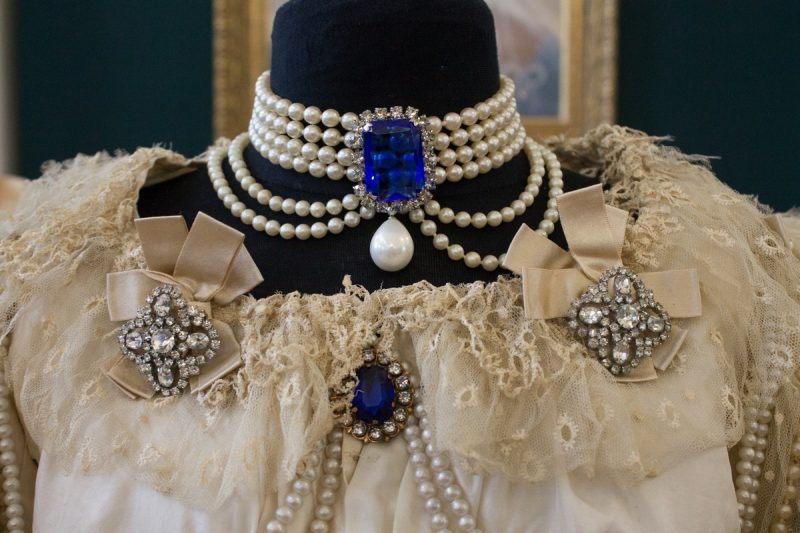 От корсета до мини-юбки. Как ХХ век, война, наука и даже космос меняли одежду женщин От корсета до мини-юбки. Как ХХ век, война, наука и даже космос меняли одежду женщин