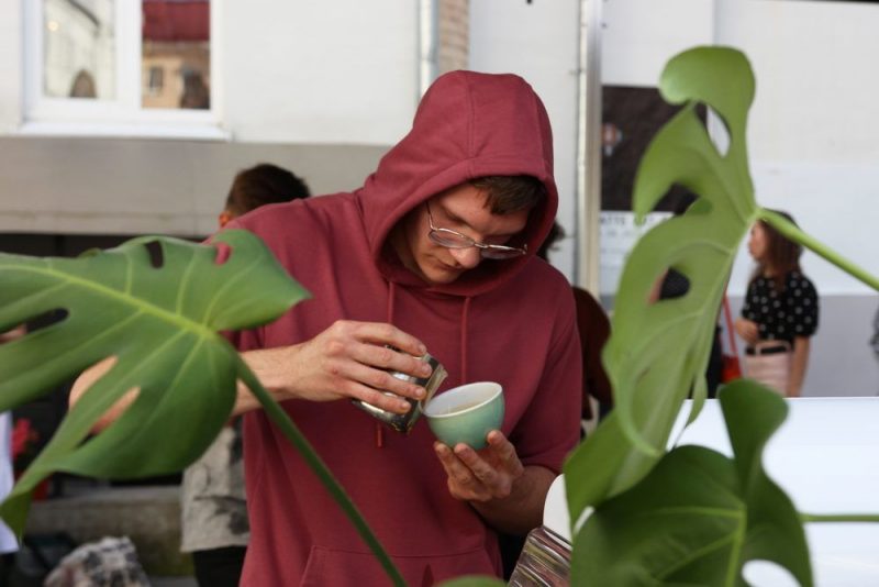 "Ты ў старасці таксама будзеш каву людзям разносіць?" У Гродне прайшоў другі латэ-арт-батл