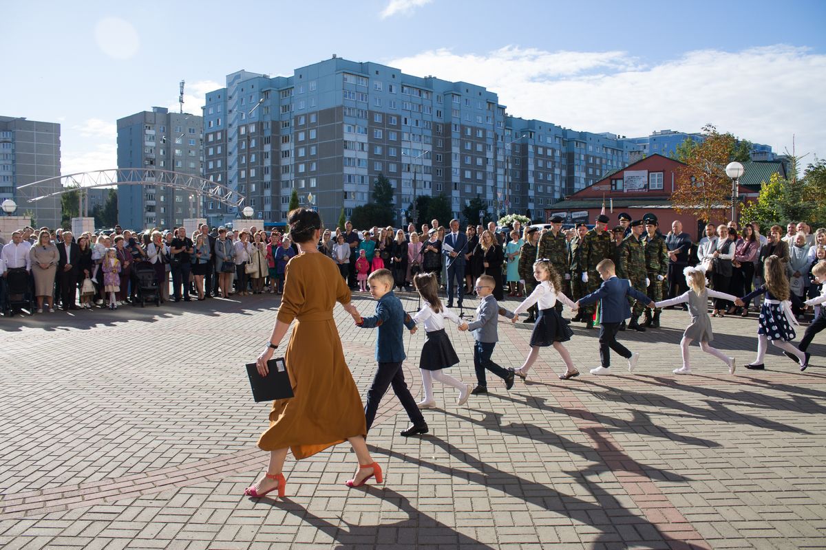 Линейка на 1 сентября 2022 в школе №37 в Гродно