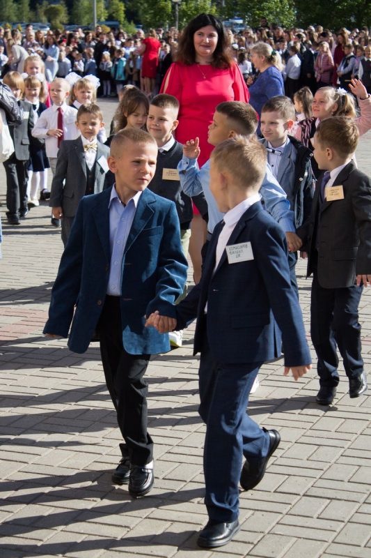 В школах Гродно прошли праздничные линейки (ФОТО)