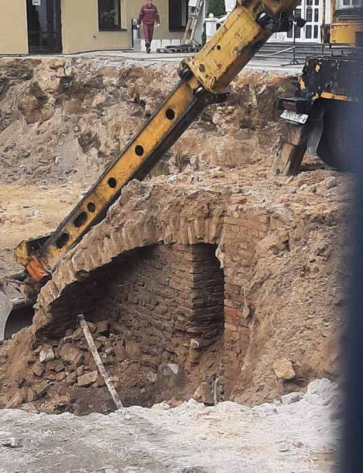 Раскопки возле дома Муравьева закончили. Что там нашли Раскопки возле дома Муравьева закончили. Что там нашли